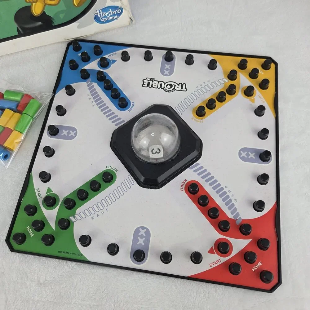 Hasbro Trouble Board Game 2013 Pop-O-Matic Dice Roller Complete